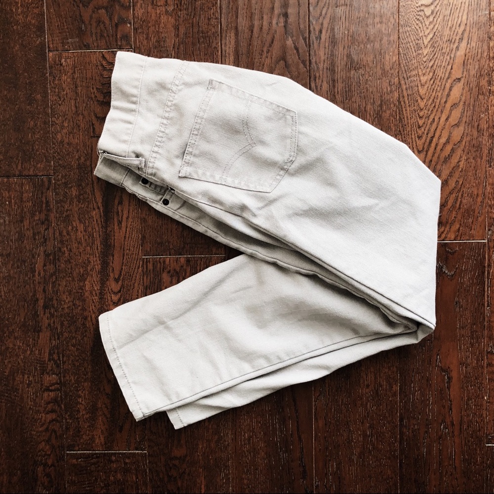 light grey levi’s 115 pants • slim w28